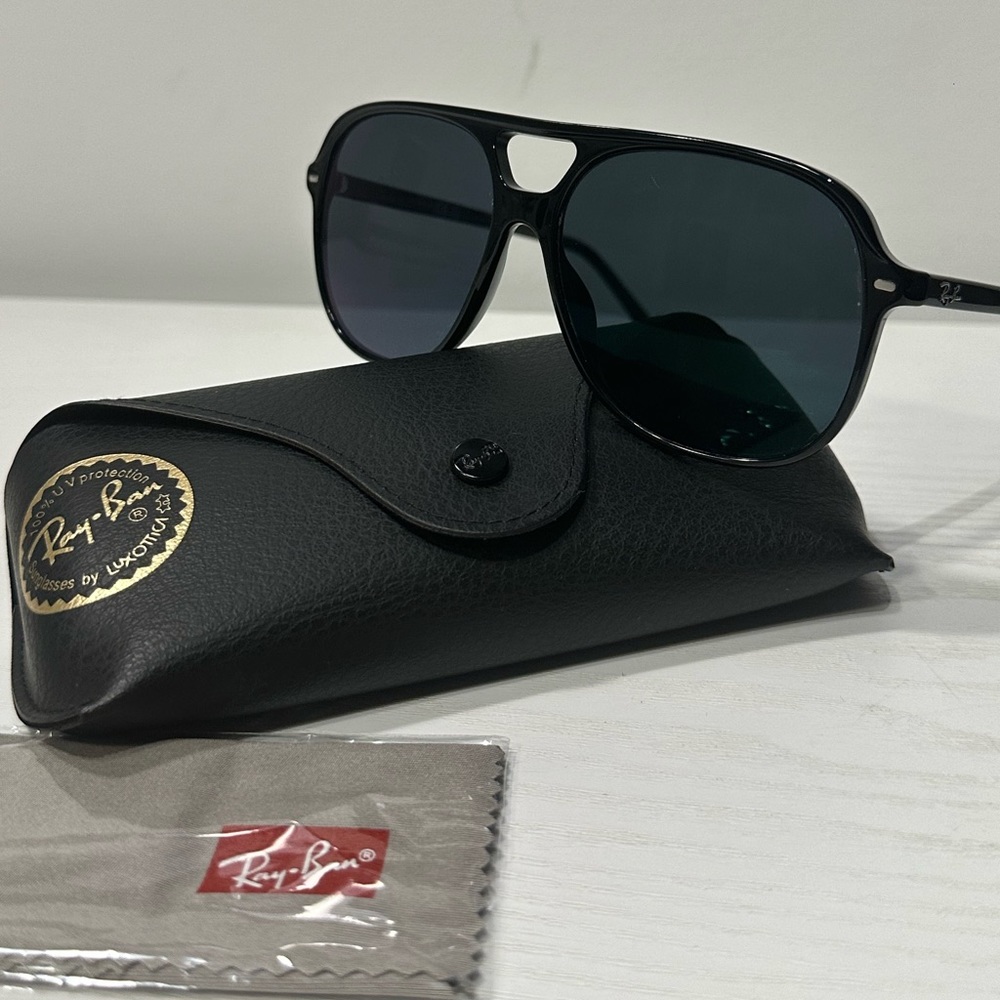 Ray Ban Sunglasses (never worn)